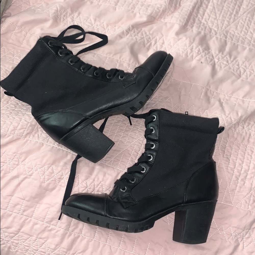 Heeled boots